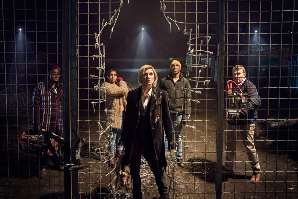 There's a Hole in that Fence - Doctor Who Season 11 Episode 1