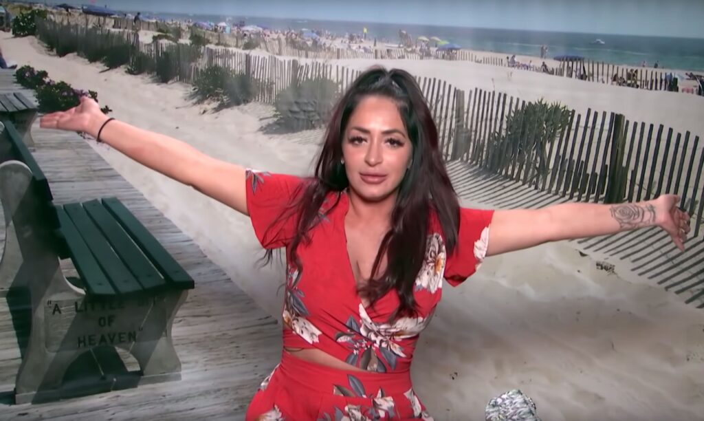 Drunk Angelina - Jersey Shore: Family Vacation