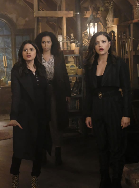 Hurry Mel, Freeze! - Charmed (2018) Season 1 Episode 7
