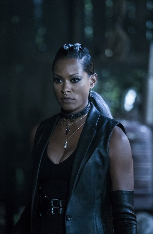 Hunter - Black Lightning Season 2 Episode 9
