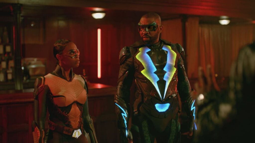 Teamwork Tension - Black Lightning Season 2 Episode 8