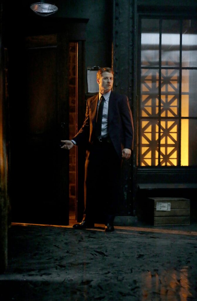 Harbinger of Hope - Gotham Season 5 Episode 1