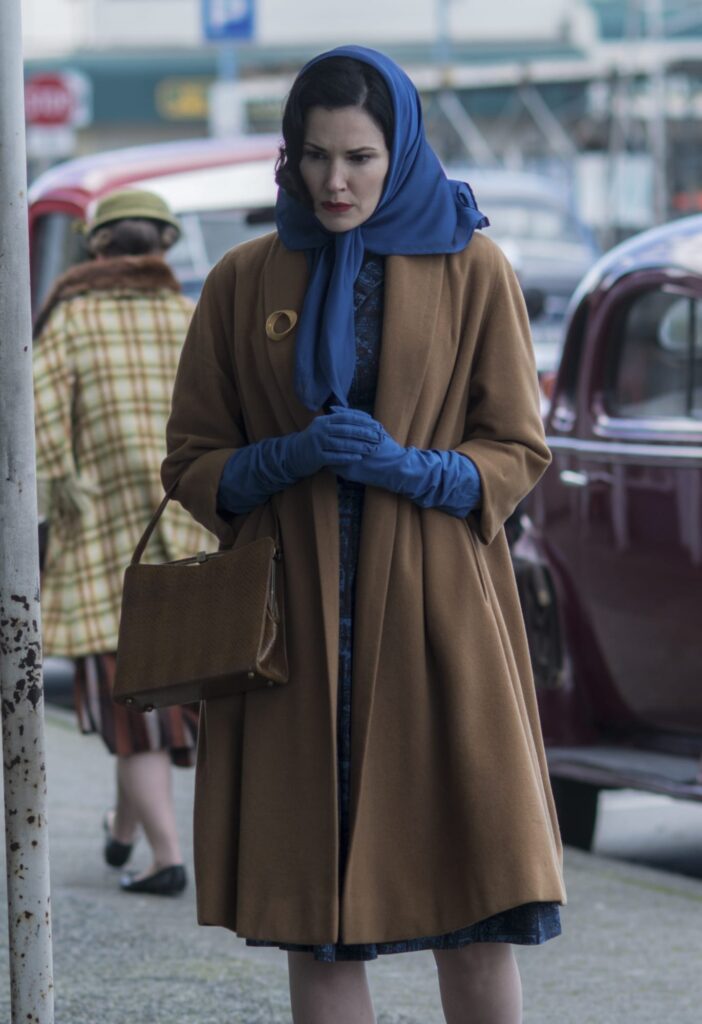 Mimi Goes Shopping - Project Blue Book Season 1 Episode 1