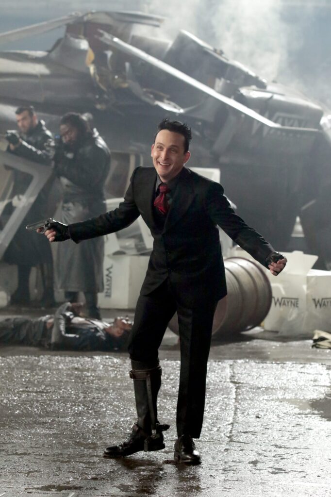 Penguin is the King - Gotham Season 5 Episode 1
