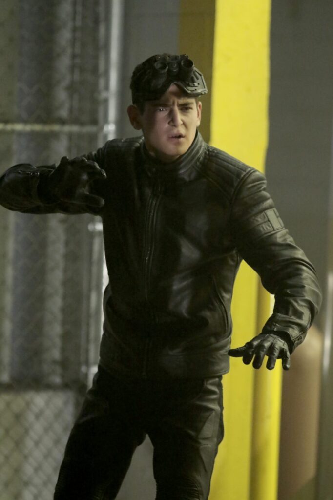 The Dark Knight is Coming - Gotham Season 5 Episode 1