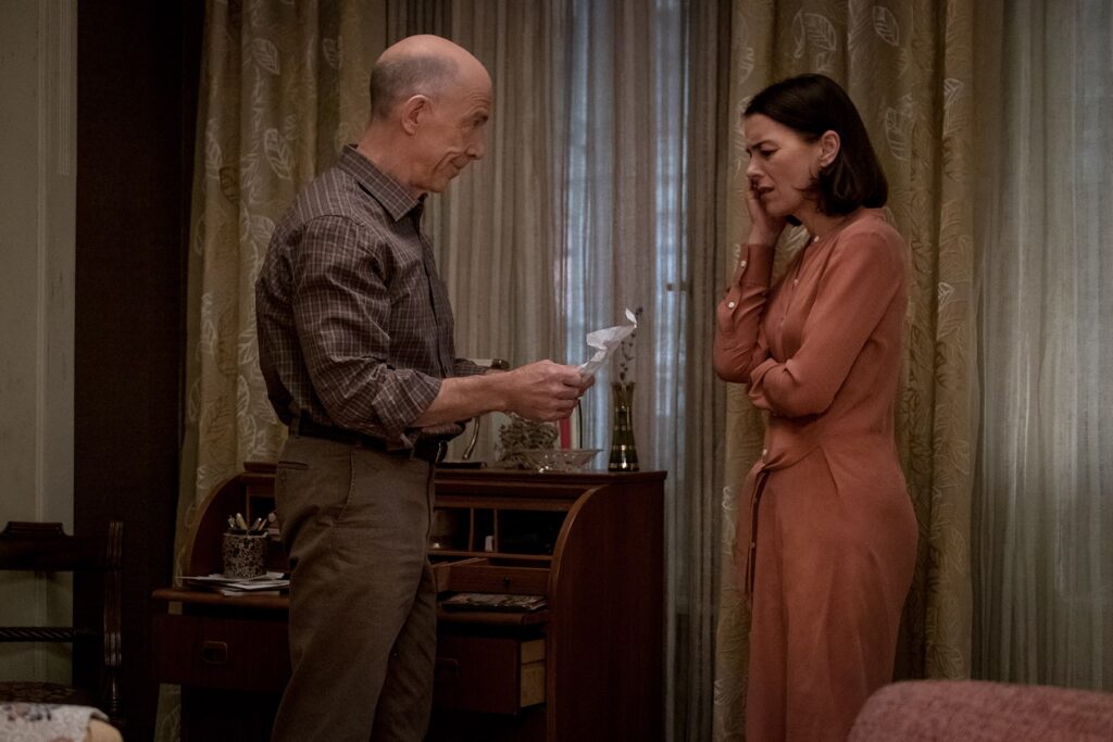 Going Through the Trash - Counterpart Season 2 Episode 8