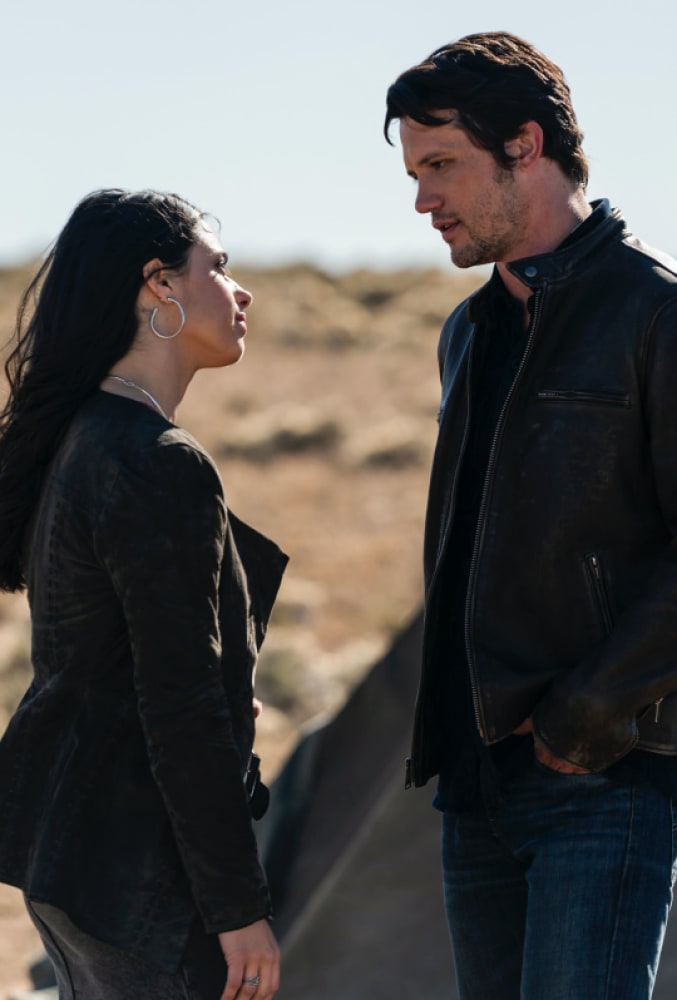 Making the Connection - Roswell, New Mexico Season 1 Episode 9