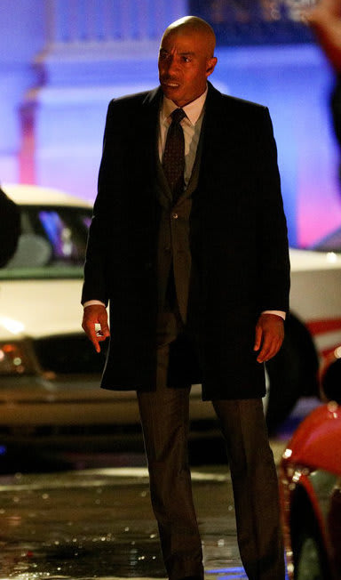 Agent Turner Makes A Collar - Tall - Good Girls Season 2 Episode 8