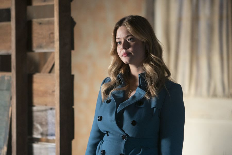 Alison Investigates a Suicide - PLL: The Perfectionists