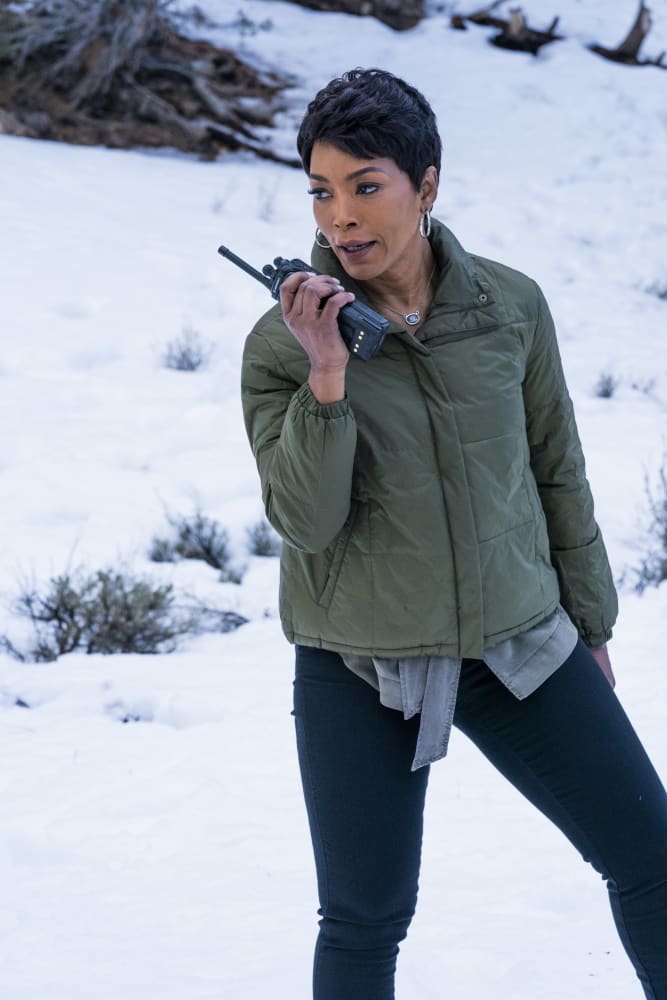 Calling It In - 9-1-1 Season 2 Episode 13