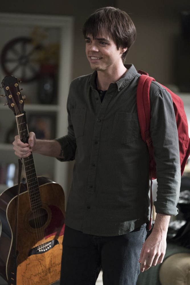 Dylan - Modern Family Season 10 Episode 12