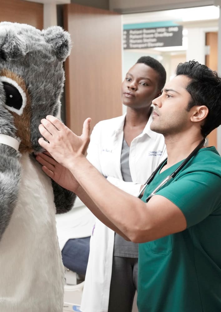 Furry Friend - Tall - The Resident Season 2 Episode 21
