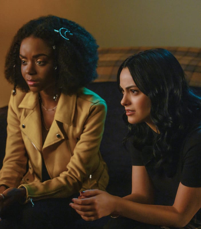 Girlfriends Unite - Riverdale Season 3 Episode 18