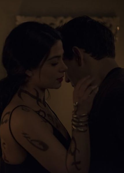 Sharing a Moment - Shadowhunters Season 3 Episode 20