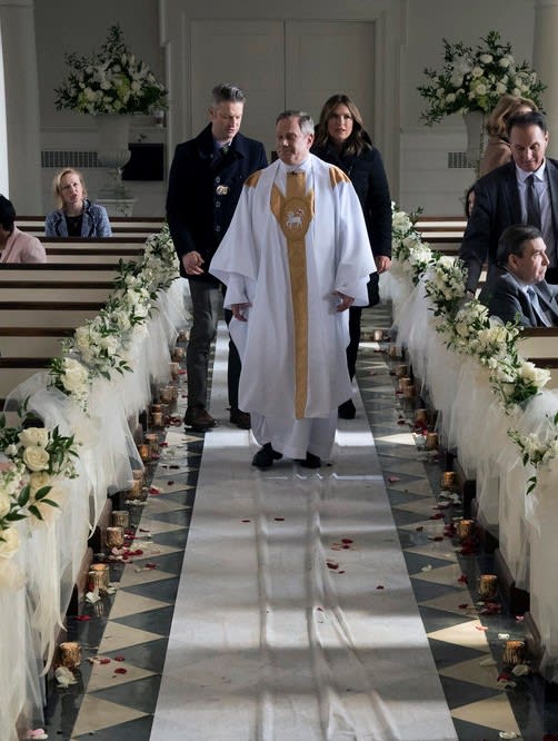 Walking Down the Aisle - Law & Order: SVU Season 20 Episode 19