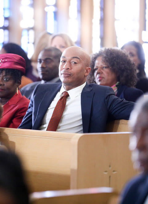 Turner Looking On - Good Girls Season 2 Episode 12