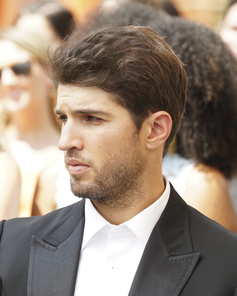 Javi Mendoza - Grand Hotel Season 1 Episode 1