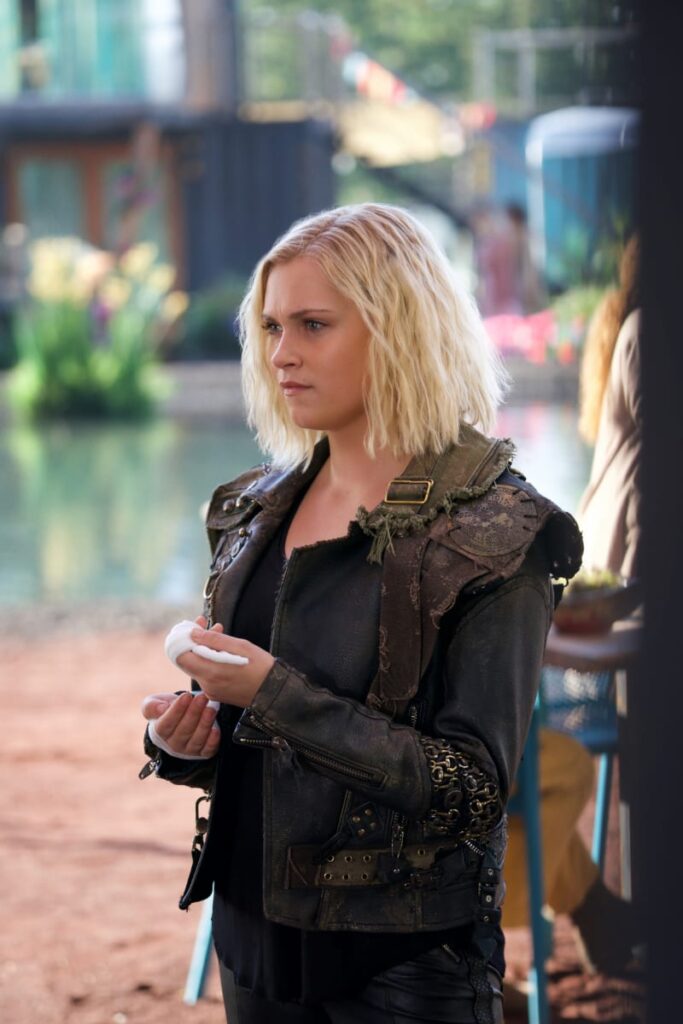 Josephine as Clarke - The 100 Season 6 Episode 5