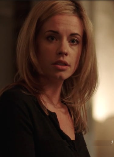 Kelly Anne Pleads Her Case - Queen of the South Season 4 Episode 3