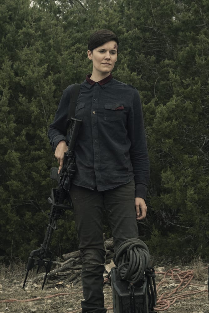 Making a Friend - Fear the Walking Dead Season 5 Episode 5