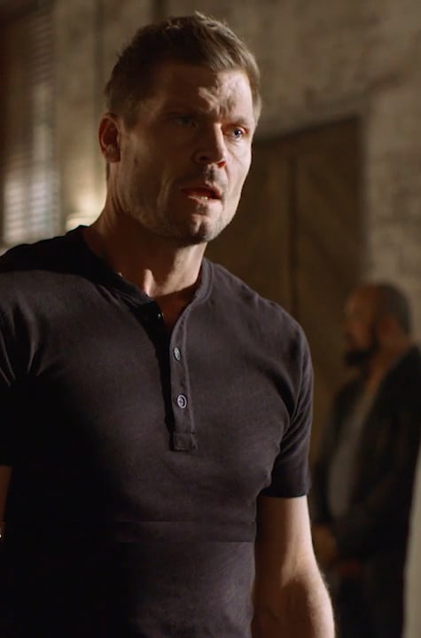 Eddie Gets a Shock - Queen of the South Season 4 Episode 13