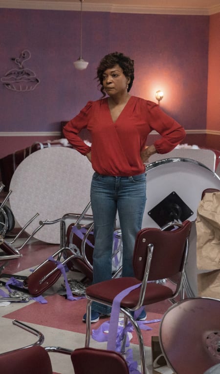 The Diner Is Vandalized - Queen Sugar Season 4 Episode 7
