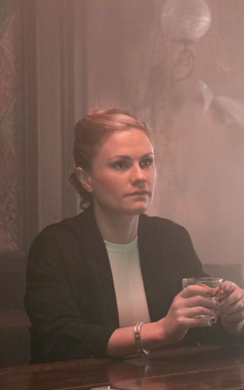 Joanie in the Bar - The Affair