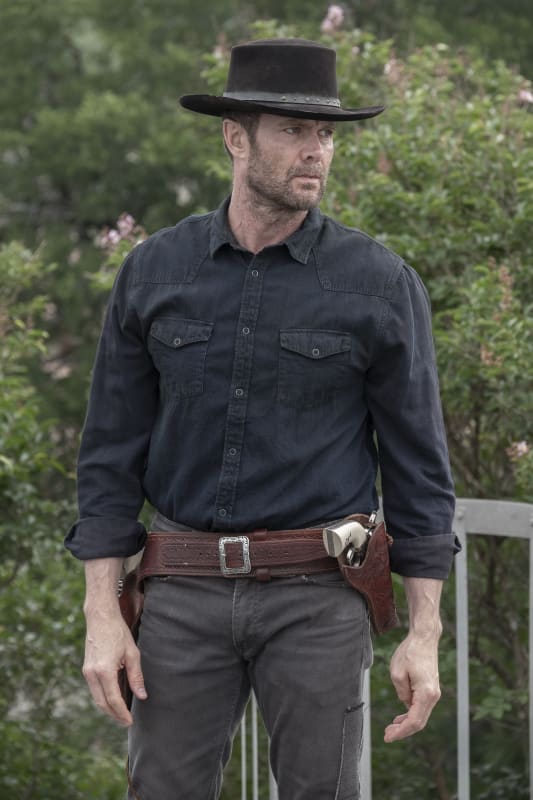 John Learns a Trick - Fear the Walking Dead Season 5 Episode 12