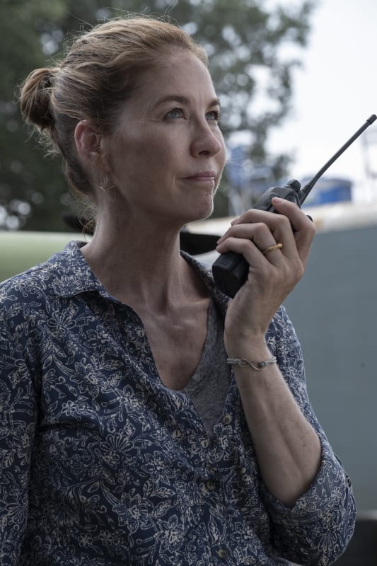 June Smiles at Her Man - Fear the Walking Dead Season 5 Episode 12