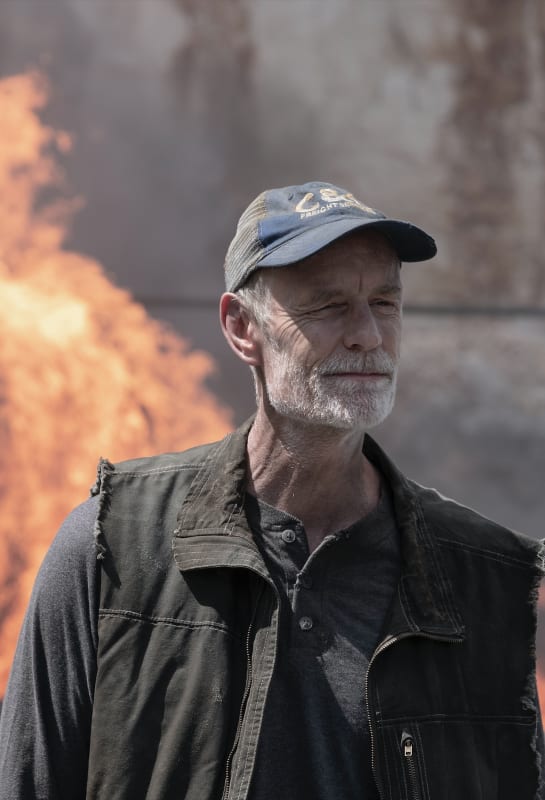 Logan Makes Another Move - Fear the Walking Dead Season 5 Episode 13