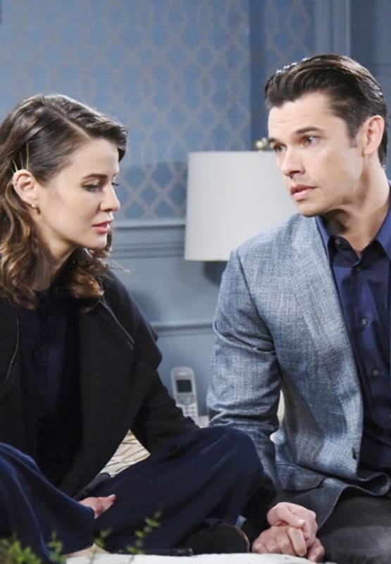 (TALL) Xander Supports Sarah - Days of Our Lives