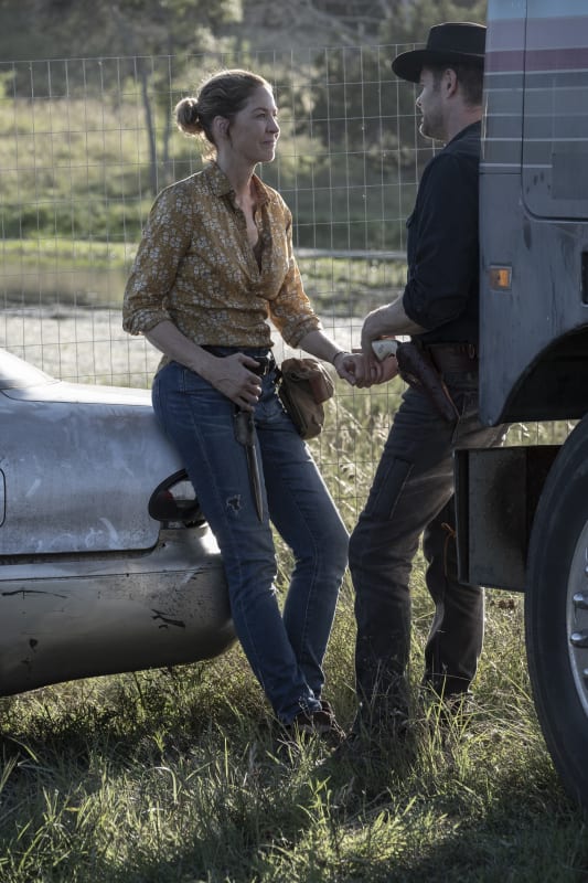 The Happy Couple - Fear the Walking Dead Season 5 Episode 15