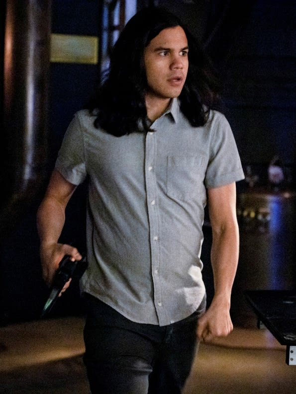 Arrowverse Crisis Article - Cisco - The Flash Season 5 Episode 22