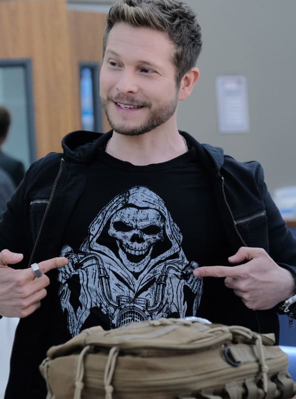 Halloween Lover - Tall - The Resident Season 3 Episode 4