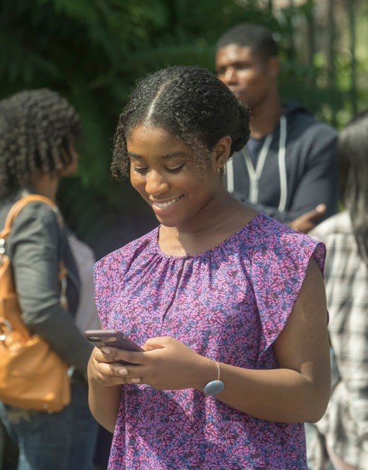 Happy Texter - This Is Us Season 4 Episode 4