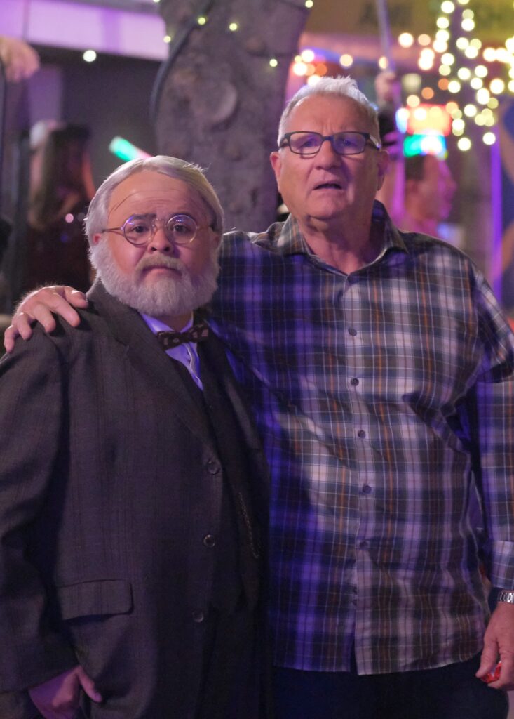 Like Father, Like, Hey, Who Is That? - Modern Family Season 11 Episode 5
