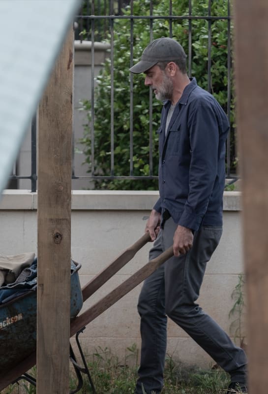 Negan Cleaning Up - The Walking Dead Season 10 Episode 4