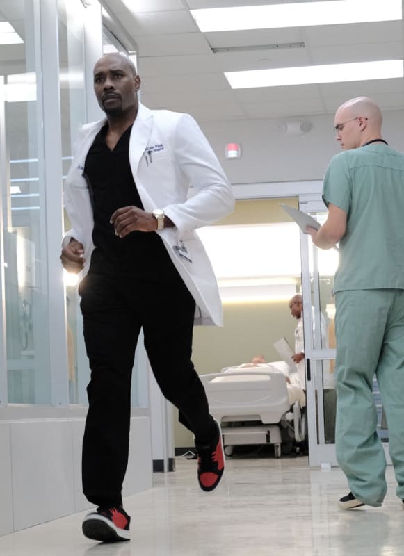 Race to Save a Life - Tall - The Resident Season 3 Episode 4