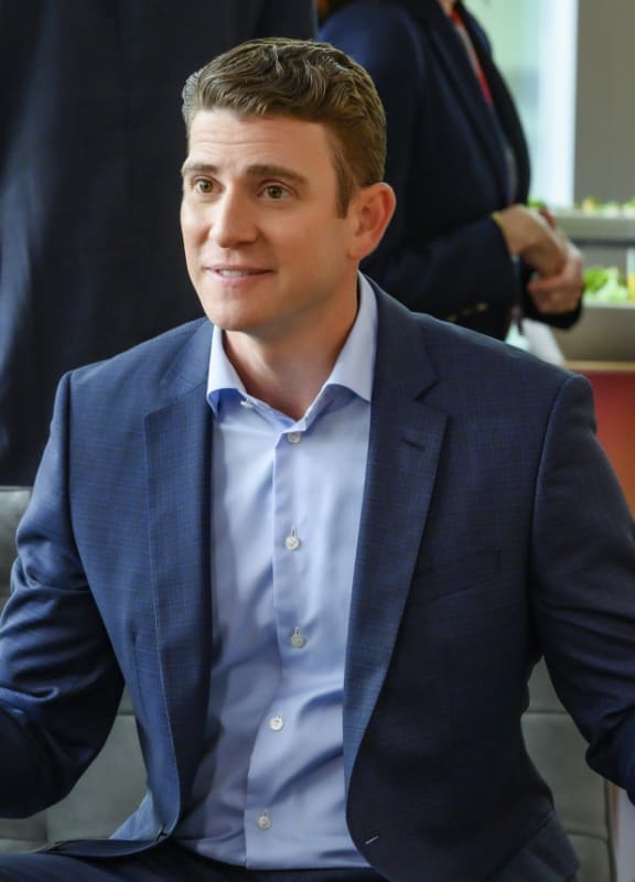 Self-Help Guru - God Friended Me Season 2 Episode 2