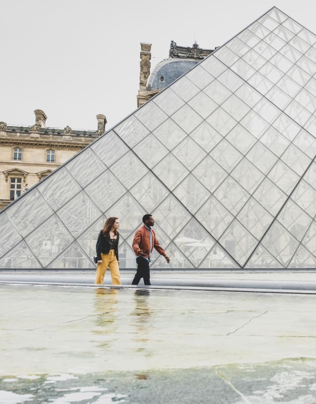 The Louvre - God Friended Me Season 2 Episode 3