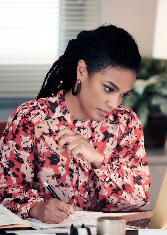 Worried Helen - Tall - New Amsterdam Season 2 Episode 2