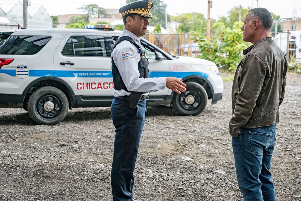 Crawford Asks Intelligence For Help - Chicago PD