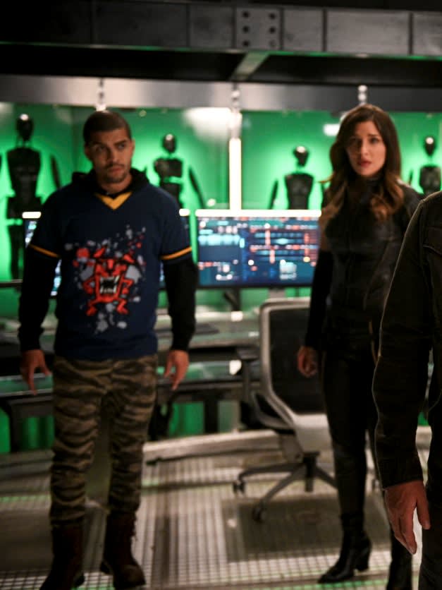 Dinah and Rene - Arrow Season 8 Episode 4