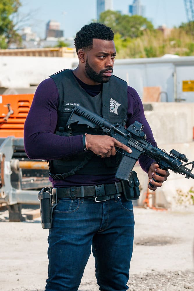 Locked and Loaded - Chicago PD Season 7 Episode 7