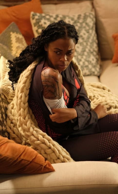 Toxic - Black Lightning Season 3 Episode 6