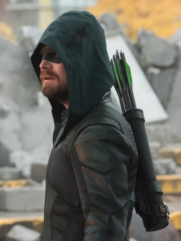 Green Arrow - Supergirl Season 5 Episode 9