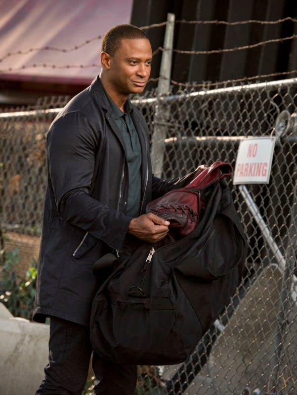 Diggle Returns Arsenal's Suit - Arrow Season 8 Episode 5