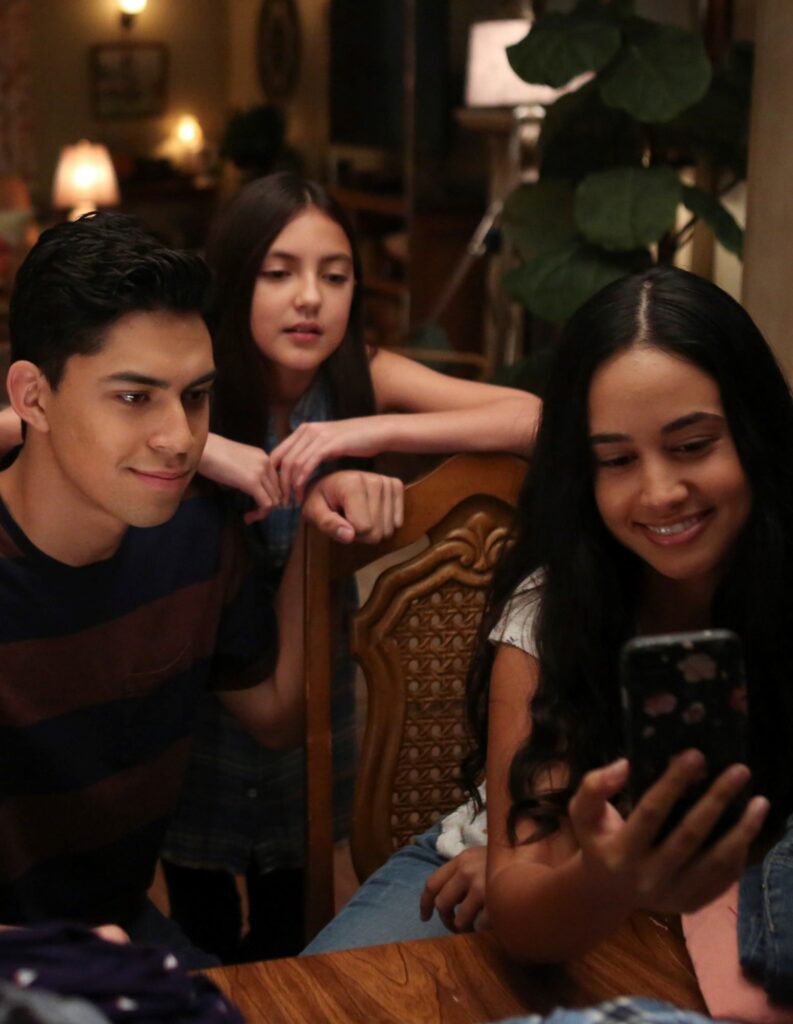 Face Time -Tall - Party of Five Season 1 Episode 2