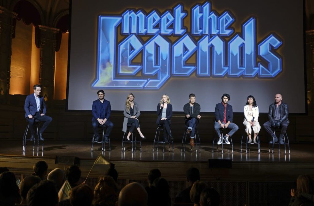 Famous - DC's Legends of Tomorrow Season 5 Episode 1