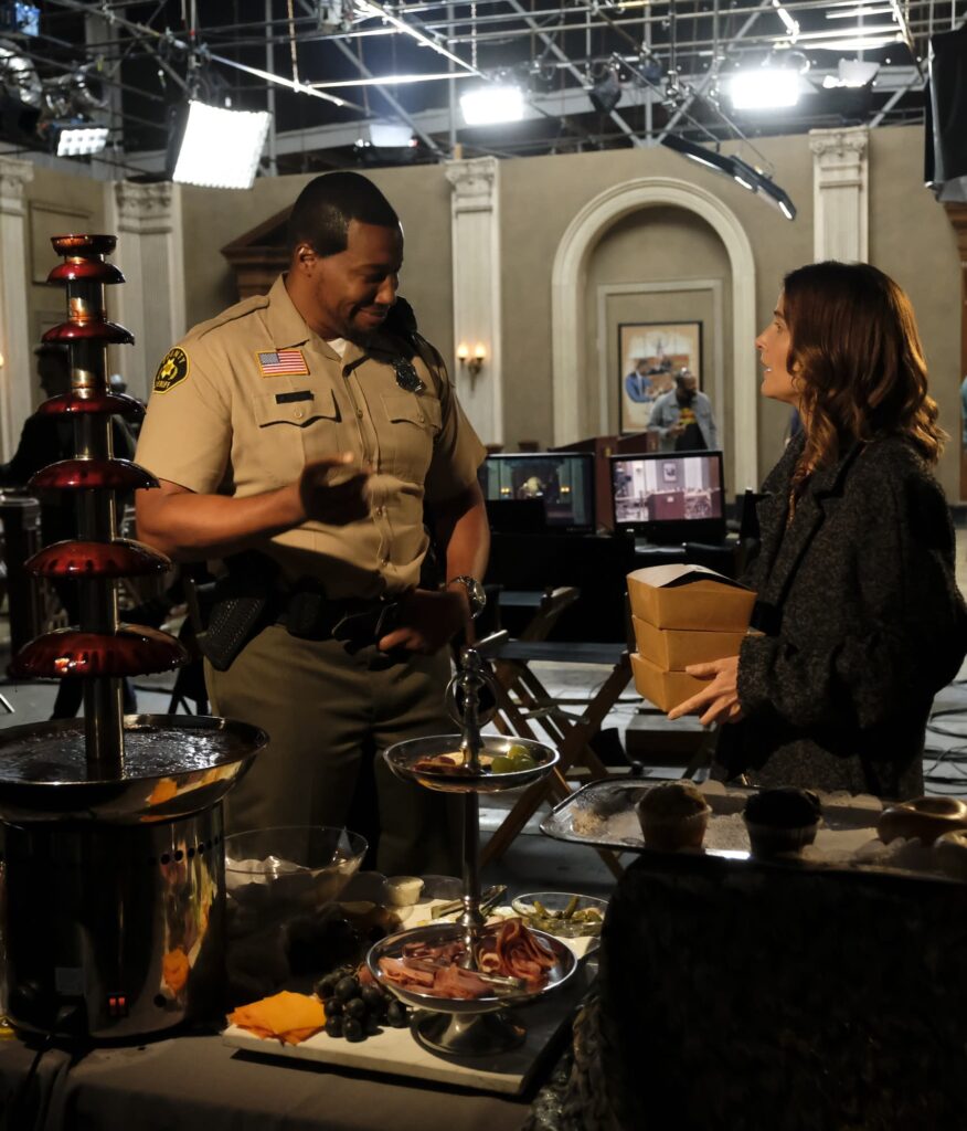 Friends in High Places - Stumptown Season 1 Episode 10